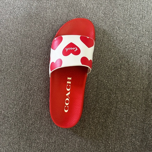 Brand coach ,size 7 and color Red - Picture 5 of 9